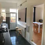 United View! Big House, Prime Location, Transport Tatil Evi