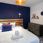 Superb 2 Bed Flat 5min To Old Trafford Stadium