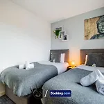 Apartmán Cosy 4-bed House L Garden L Free Parking L Wifi L Specious L Hosted By The Cosy Corner Nationwide