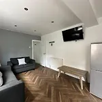 Daisybank Co-living - Private Self-cater