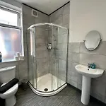 Prázdninový dům Daisybank Co-living - Private Self-cater Manchester