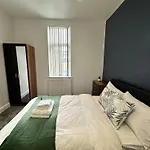 Prázdninový dům Daisybank Co-living - Private Self-cater *