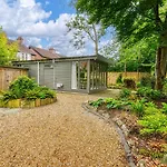 Garden In Hidden Oasis, - Pass The Keys בית נופש