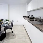 Luxury 2-Bed Apartment In Salford Quays 10 Min To Manchester & Mediacity Appartement