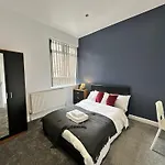 Daisybank Co-living - Private Self-cater Prázdninový dům Manchester