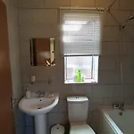 Entire 2 Bedroom Cosy Flat Near Centre Appartement