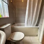 Entire 2 Bedroom Cosy Flat Near Centre Manchester