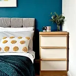 Ferienhaus 7 Guests House Old Trafford,media City,city Centre, Free Parking