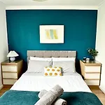 Ferienhaus 7 Guests House Old Trafford,media City,city Centre, Free Parking