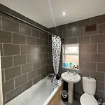 Homestay Luxestay - Old Trafford Manchester