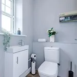 Lux 3 Bed 10 Mins From Centre - Parking & Netflix マンチェスター