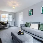Lux 3 Bed 10 Mins From Centre - Parking & Netflix 別荘 *