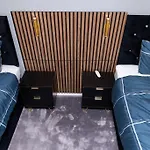 Tatil Evi 3 Bedroom House With En-suite Free Wifi And Parking Manchester