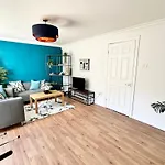 7 Guests House Old Trafford,media City,city Centre, Free Parking
