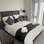Holiday home Luxury Modern Town House, Centre, Free Secured Parking