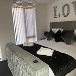 Luxury Modern Town House, Centre, Free Secured Parking Manchester