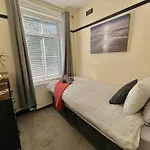 Stylish 3-bed In Prestwich With Free Parking *