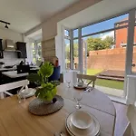 Stylish 3-bed In Prestwich With Free Parking *