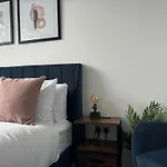 Apt, Free Parking, Business, Couples & Families *