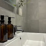 Lejlighed Apt, Free Parking, Business, Couples & Families *