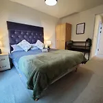 Free Private Parking - City Centre 2 Bedroom Ensuite Near Shopping & Financial Centre, Victoria Station & Ao * Manchester