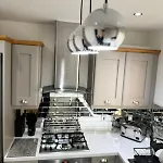 The Secret Garden Retreat With Hot Tub * Manchester