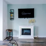 Apartmán Sleeps 7, Stunning Home, Free Parking, Perfect For Groups, Long Term Disc *