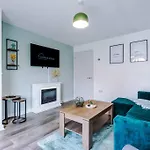 Sleeps 7, Stunning Home, Free Parking, Perfect For Groups, Long Term Disc Apartmán Manchester