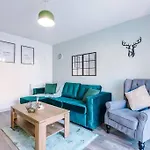 Apartmán Sleeps 7, Stunning Home, Free Parking, Perfect For Groups, Long Term Disc *