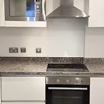 2br Duplex In Salford Mcr Sleeps4 Videos In Photos Manchester