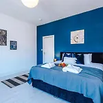 Large 4 Bedroom With Free Parking Near Mediacityuk Manchester