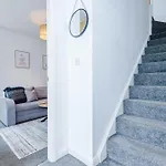 Townhouse 5mins To Centre And Etihad - Free Secure Parking Tatil Evi