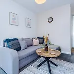 Tatil Evi Townhouse 5mins To Centre And Etihad - Free Secure Parking *