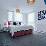 Townhouse 5mins To Centre And Etihad - Free Secure Parking