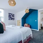 Townhouse 5mins To Centre And Etihad - Free Secure Parking *
