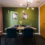 Rest&recharge At A Spacious Townhouse By The Etihad Casa vacanze *