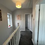 Modern 3-bed Stay-away-home Sleeps 6 Nr Manchester