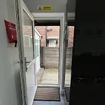 Modern 3-bed Stay-away-home Sleeps 6 Nr * Manchester