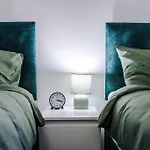 Lejlighed Spacious Deansgate Apartment, Free Park, Sleeps 8 Manchester