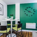 Lejlighed Spacious Deansgate Apartment, Free Park, Sleeps 8