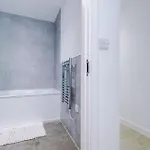 Centre - Luxury Two Bedroom *