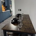 Apartmán Cosy 2 Double Bedroom In Ancoats 7 Minutes From Coop Live, Etihad Stadium & Centre- Free Parking Available *