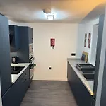 Cosy 2 Double Bedroom In Ancoats 7 Minutes From Coop Live, Etihad Stadium & Centre- Free Parking Available Manchester