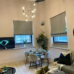 Emerald Escape 3 Bed 3 Bath Manchester