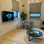Emerald Escape 3 Bed 3 Bath Apartment