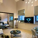 Emerald Escape 3 Bed 3 Bath Apartment *