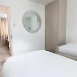 Semesterbostad Luxury 3 Bed House Old Trafford *