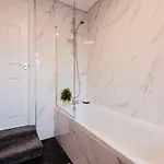 アパート Free Parking, Late Check Out Coop Live Etihad Stadium 3-bed House *