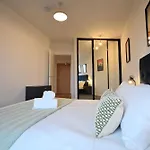 Life - 2-bed 1-bath Top-floor In New Cross Daire Manchester