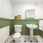 3 Bed Canal St Flat Sleeps 9 Centre Manchester